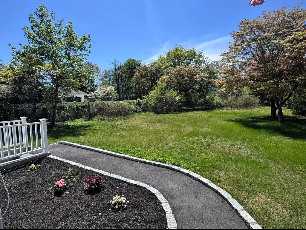 1070 Spur Drive S Islip NY 11706