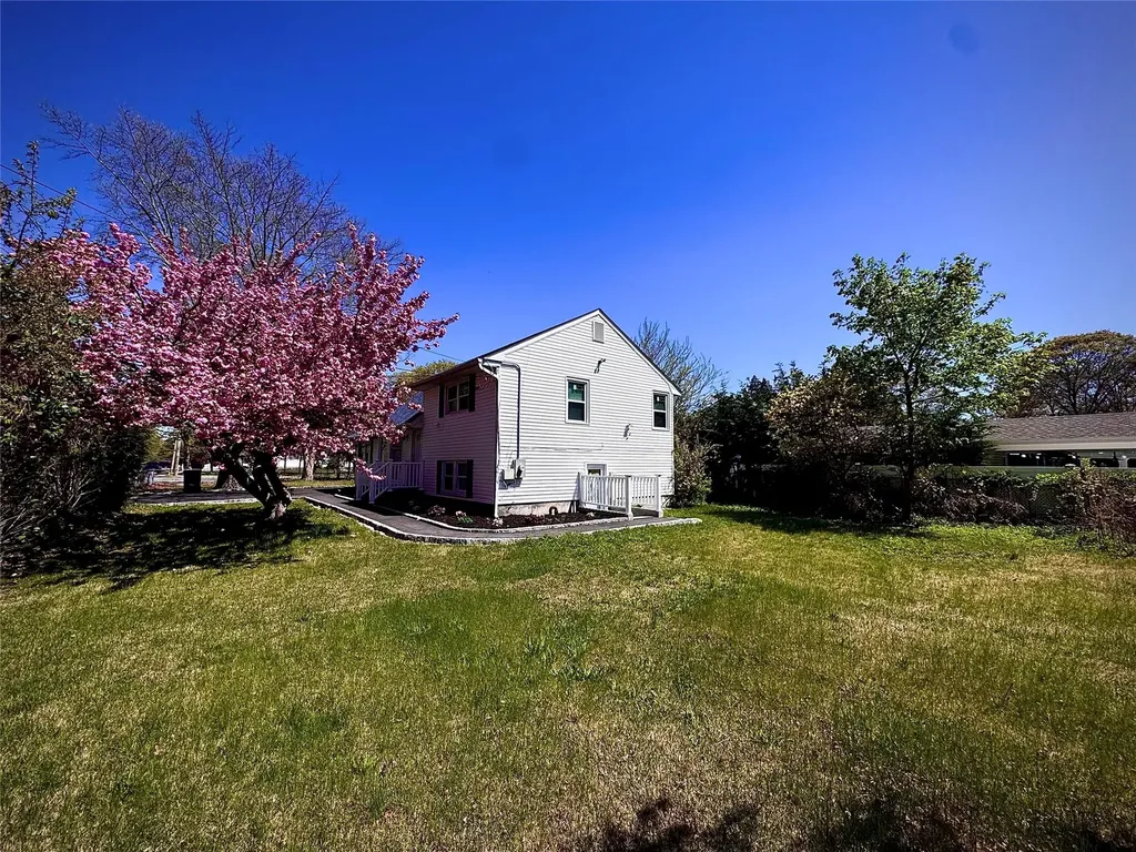 1070 Spur Drive S Islip NY 11706