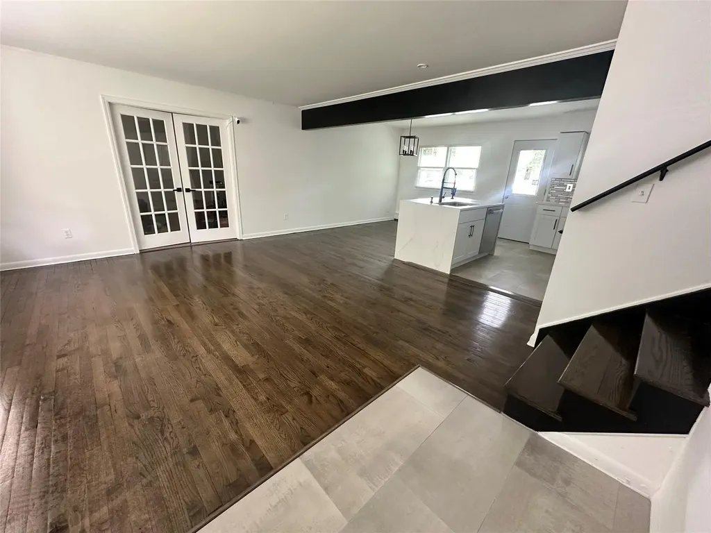 1070 Spur Drive S Islip NY 11706