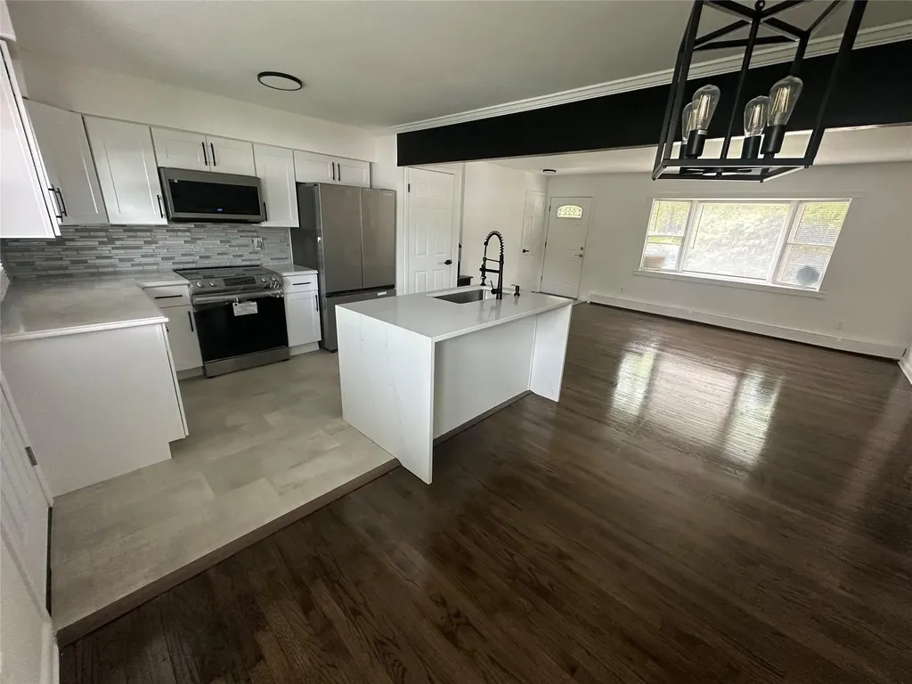 1070 Spur Drive S Islip NY 11706