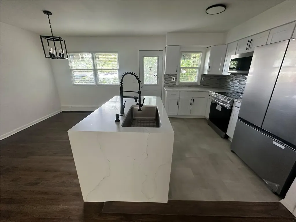 1070 Spur Drive S Islip NY 11706