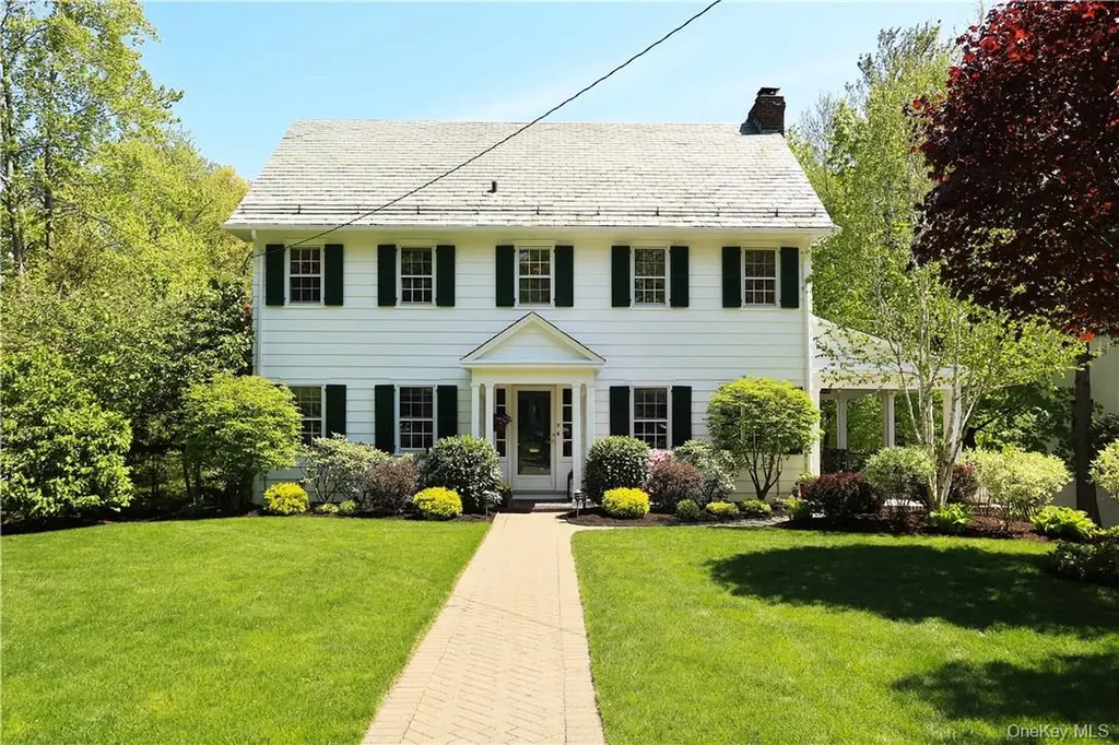 18 Forest Lane Scarsdale NY 10583