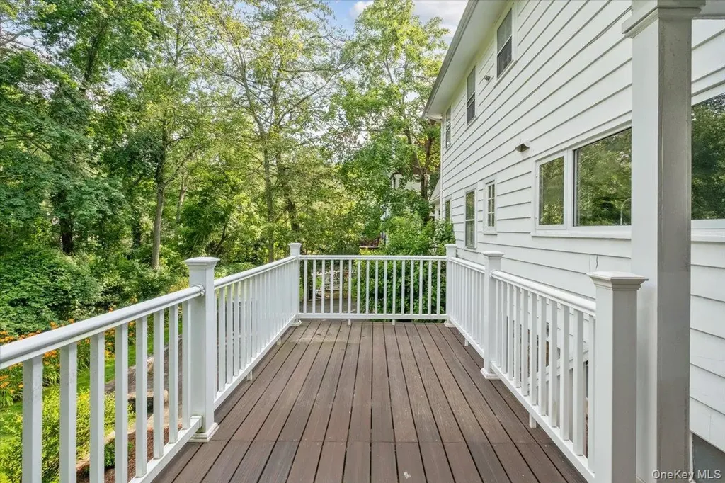 18 Forest Lane Scarsdale NY 10583