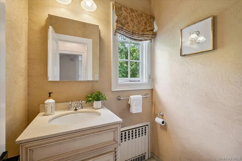 18 Forest Lane Scarsdale NY 10583
