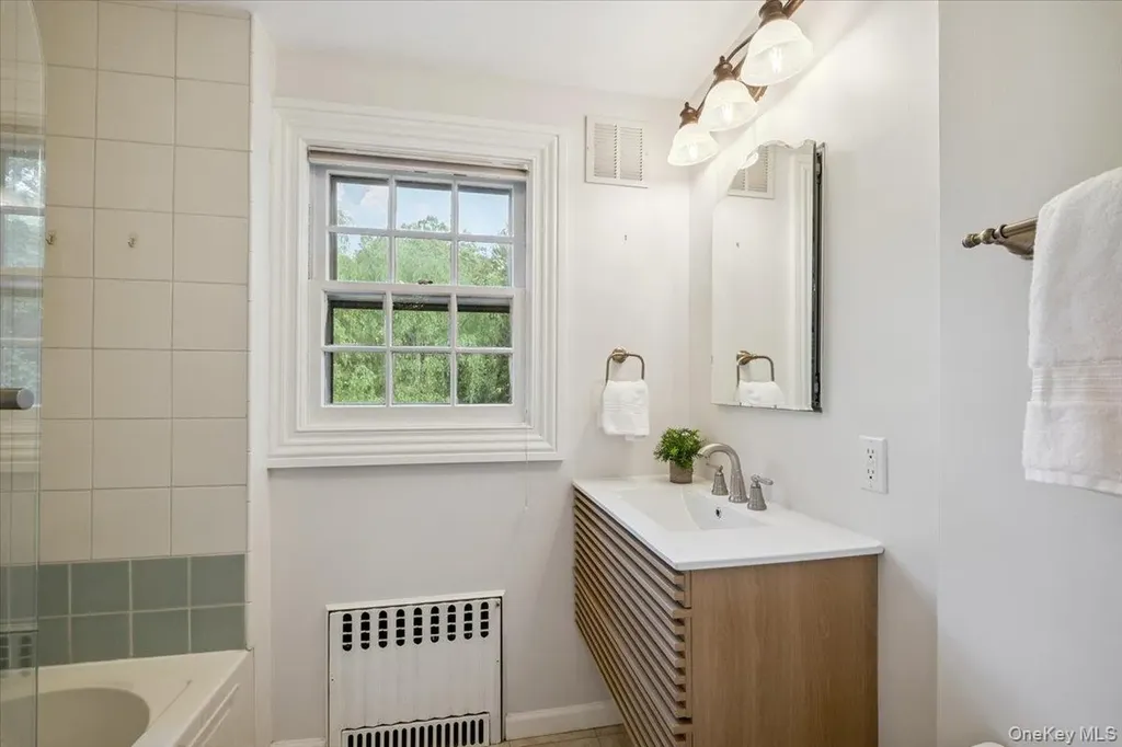 18 Forest Lane Scarsdale NY 10583