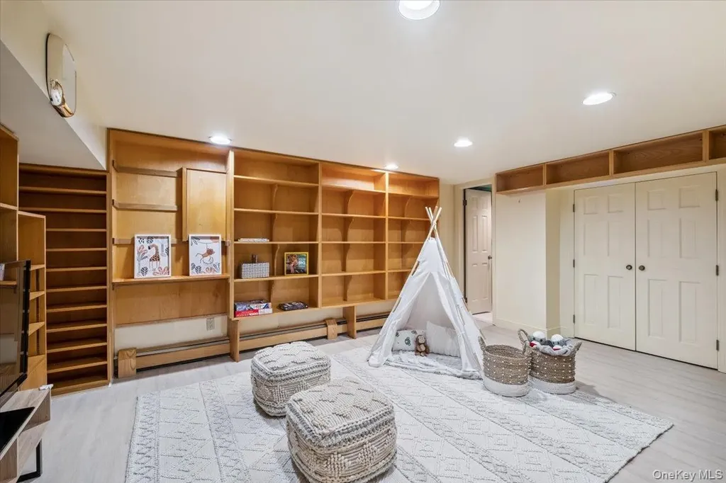 18 Forest Lane Scarsdale NY 10583