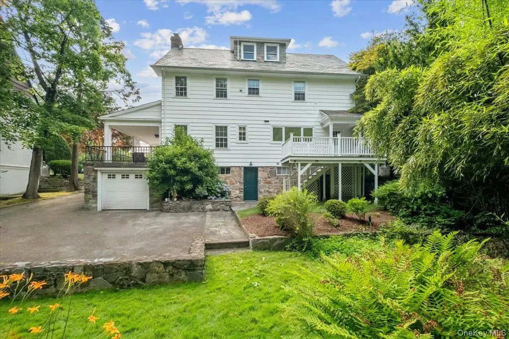 18 Forest Lane Scarsdale NY 10583