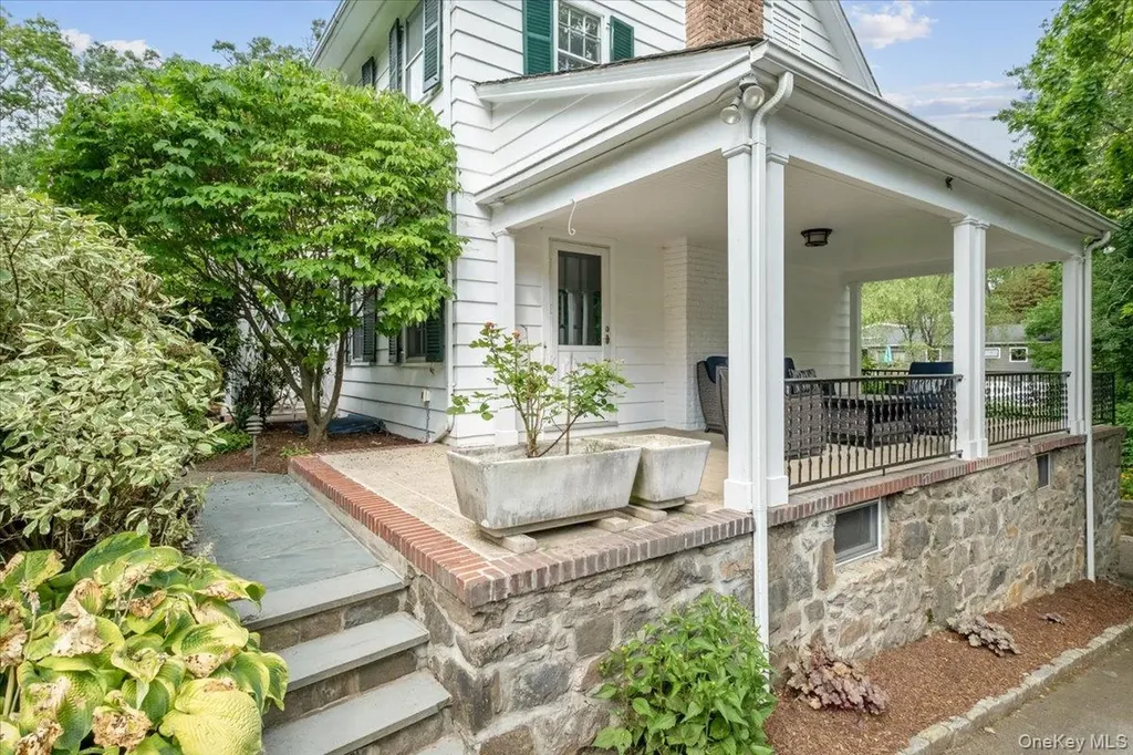 18 Forest Lane Scarsdale NY 10583
