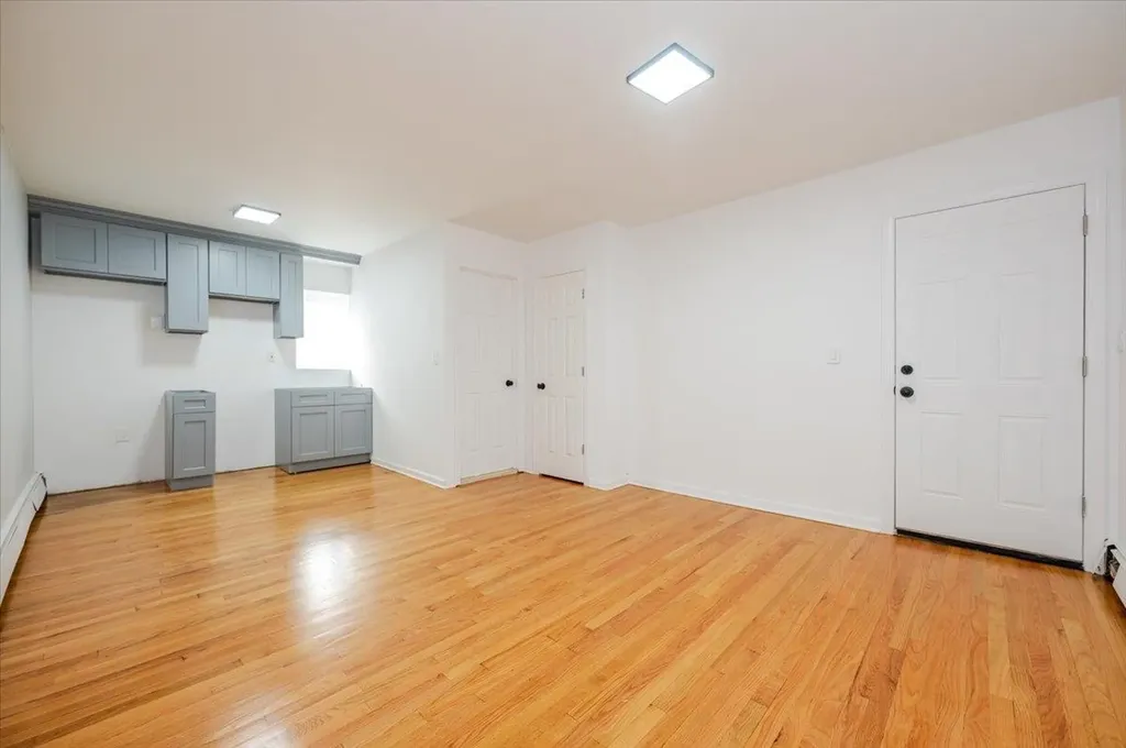 1181 Neill Avenue Bronx NY 10461