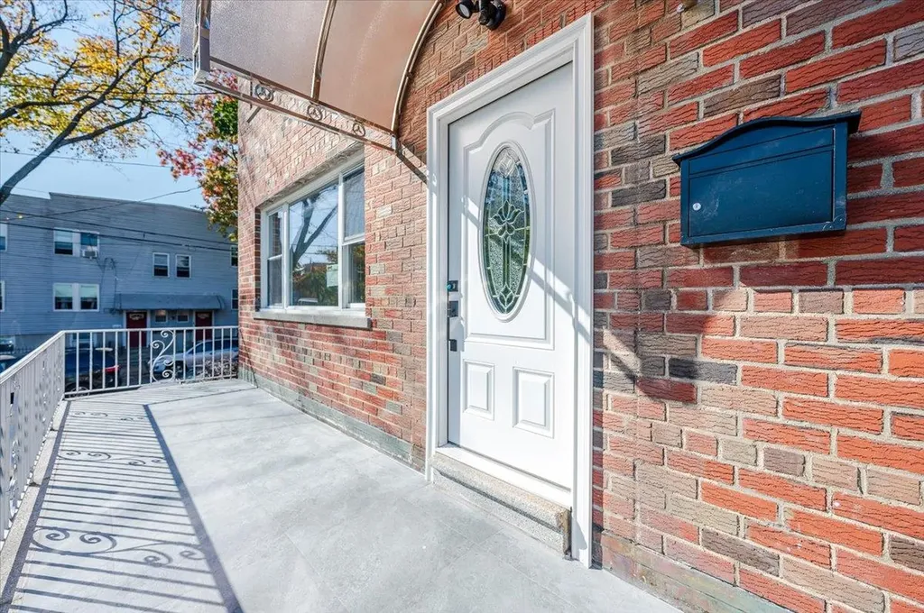 1181 Neill Avenue Bronx NY 10461