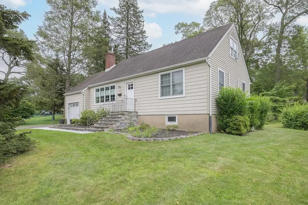 129 Lt Cox Drive Pearl River NY 10965