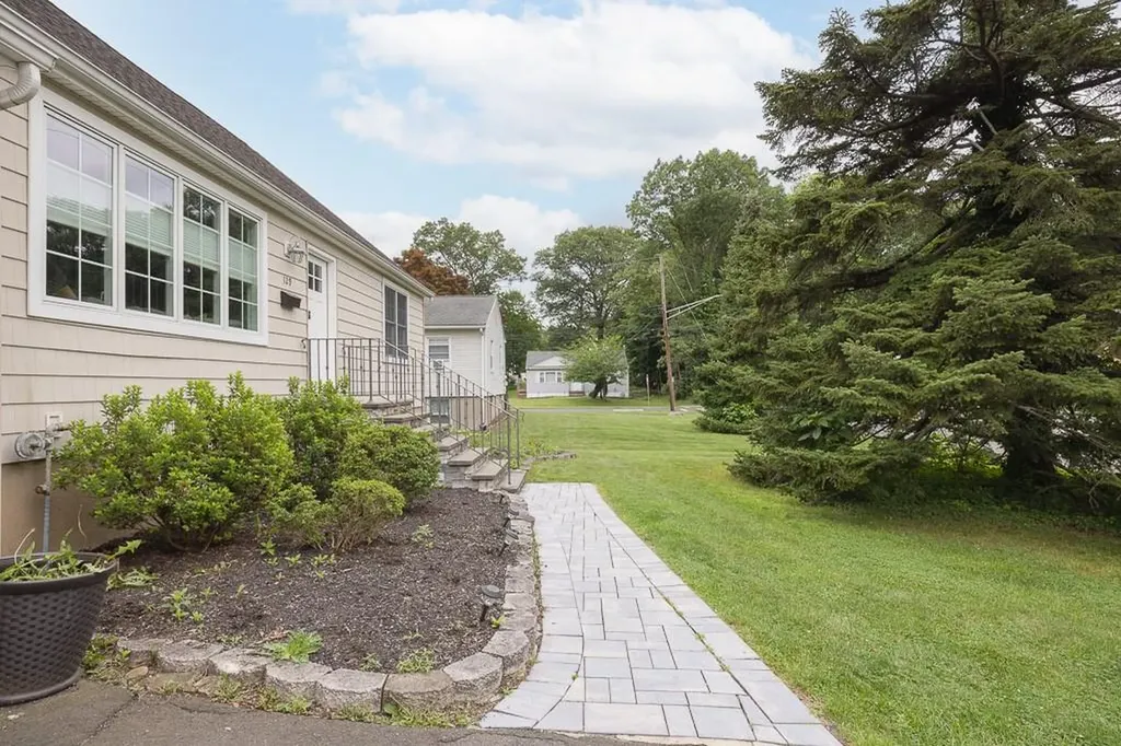 129 Lt Cox Drive Pearl River NY 10965