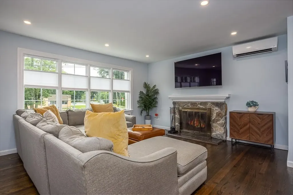 129 Lt Cox Drive Pearl River NY 10965
