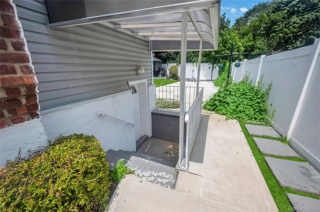 1091 Cramer Court North Baldwin NY 11510