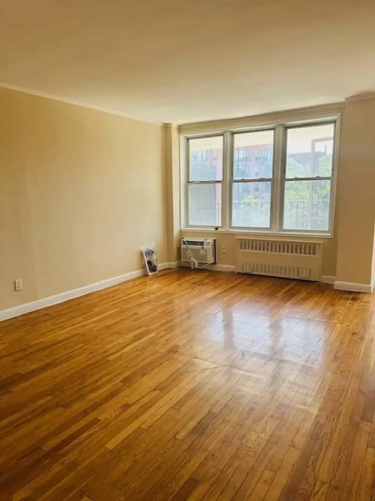 86-05 60 Road Elmhurst NY 11373
