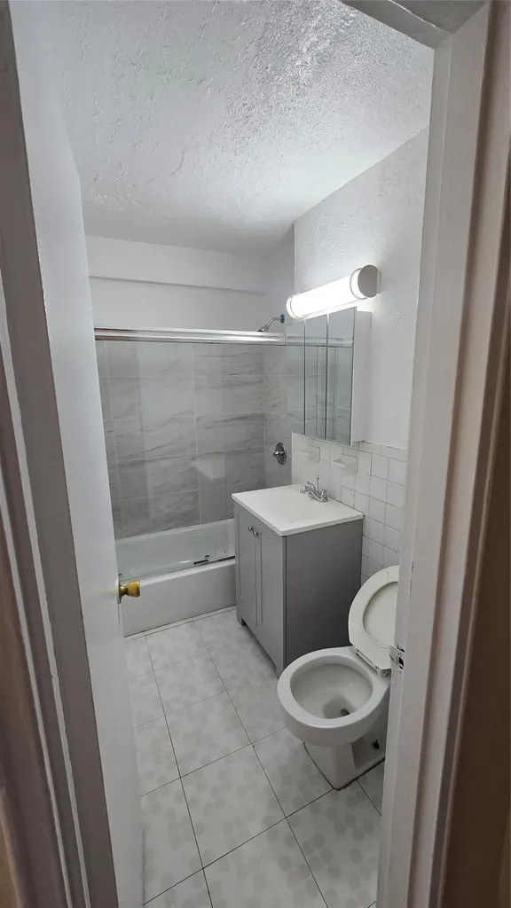 86-05 60 Road Elmhurst NY 11373