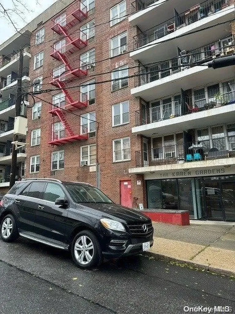 86-05 60 Road Elmhurst NY 11373