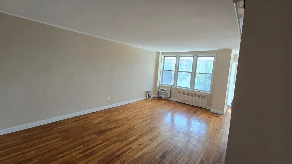 86-05 60 Road Elmhurst NY 11373