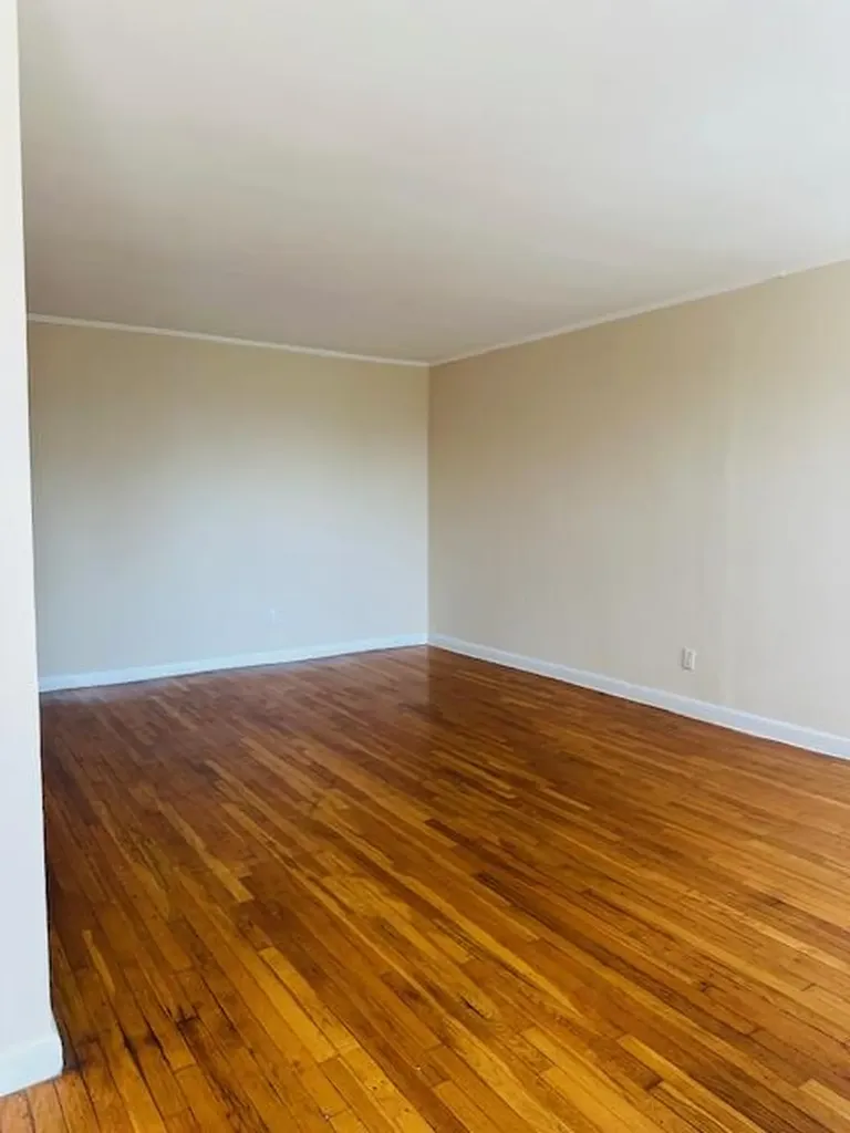 86-05 60 Road Elmhurst NY 11373