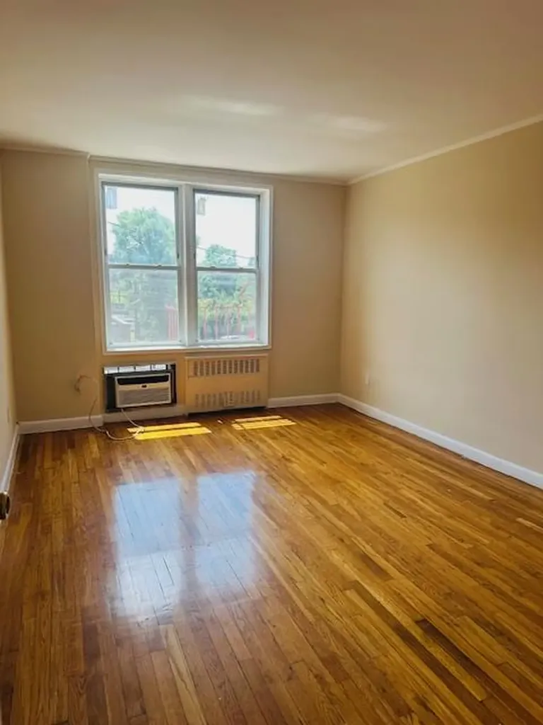 86-05 60 Road Elmhurst NY 11373