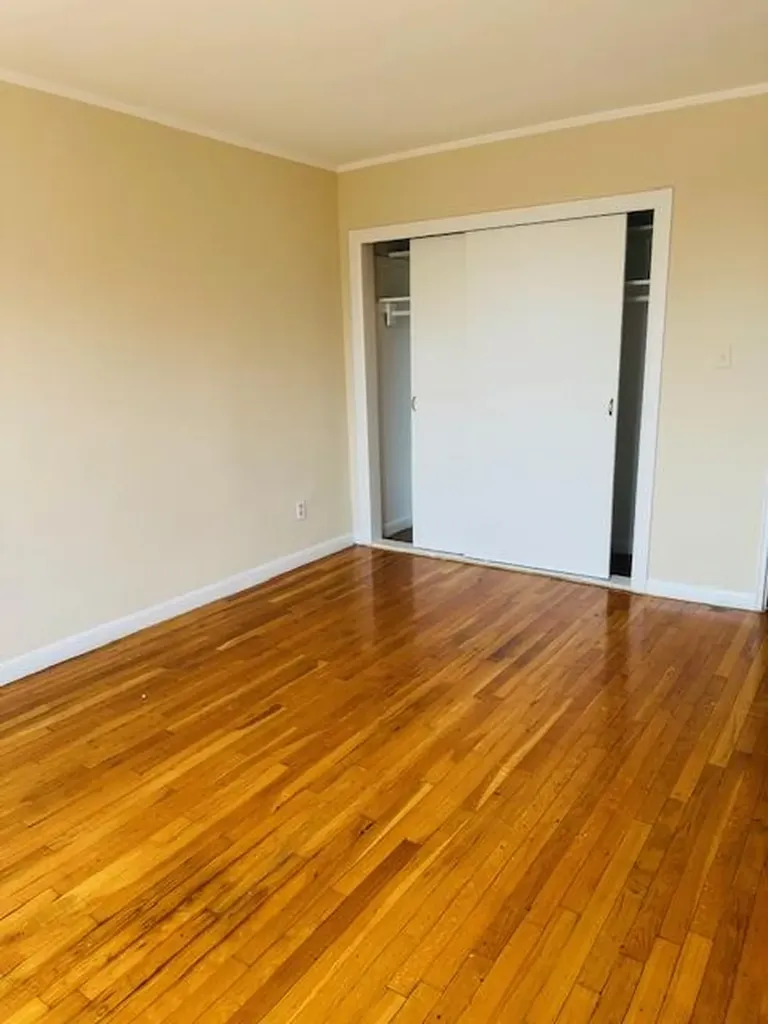 86-05 60 Road Elmhurst NY 11373