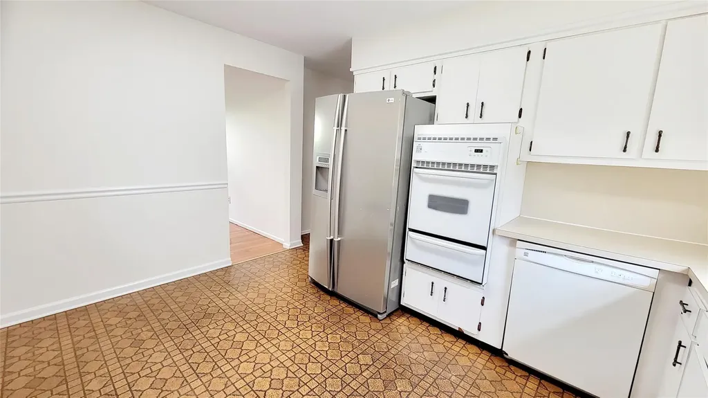 250 Maple Place Mineola NY 11501