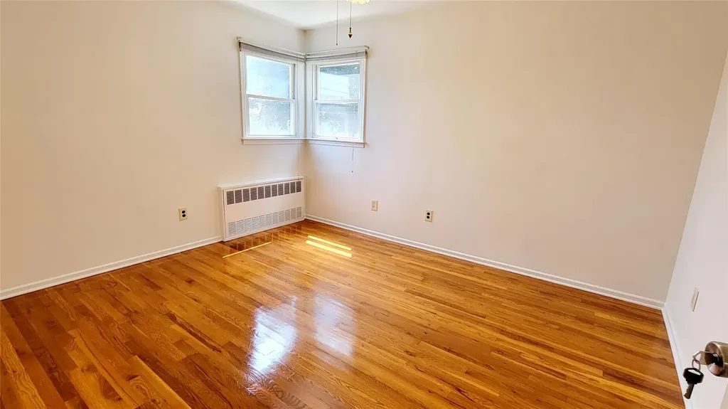 250 Maple Place Mineola NY 11501