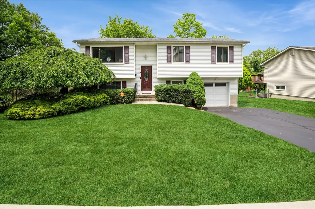 6 Rowan Drive Garnerville NY 10923