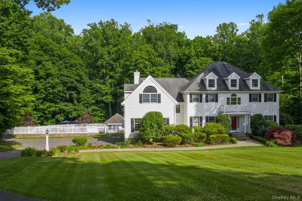 44 Watergate Drive Amawalk NY 10501