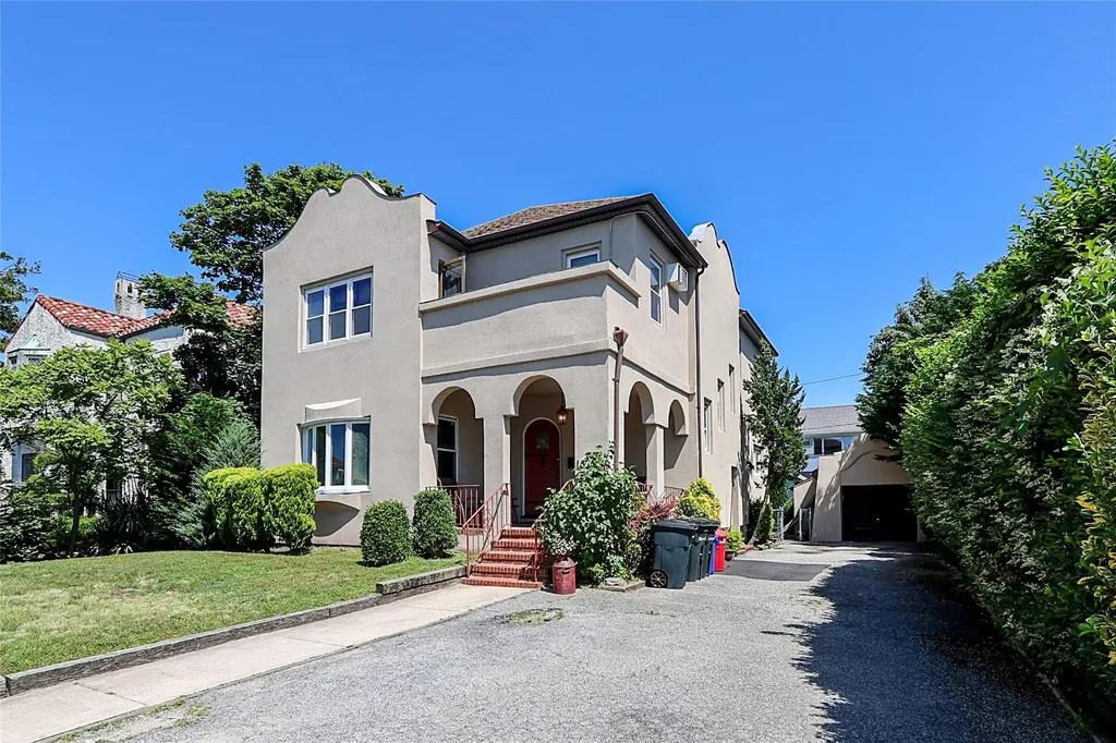151 E Olive Street Long Beach NY 11561