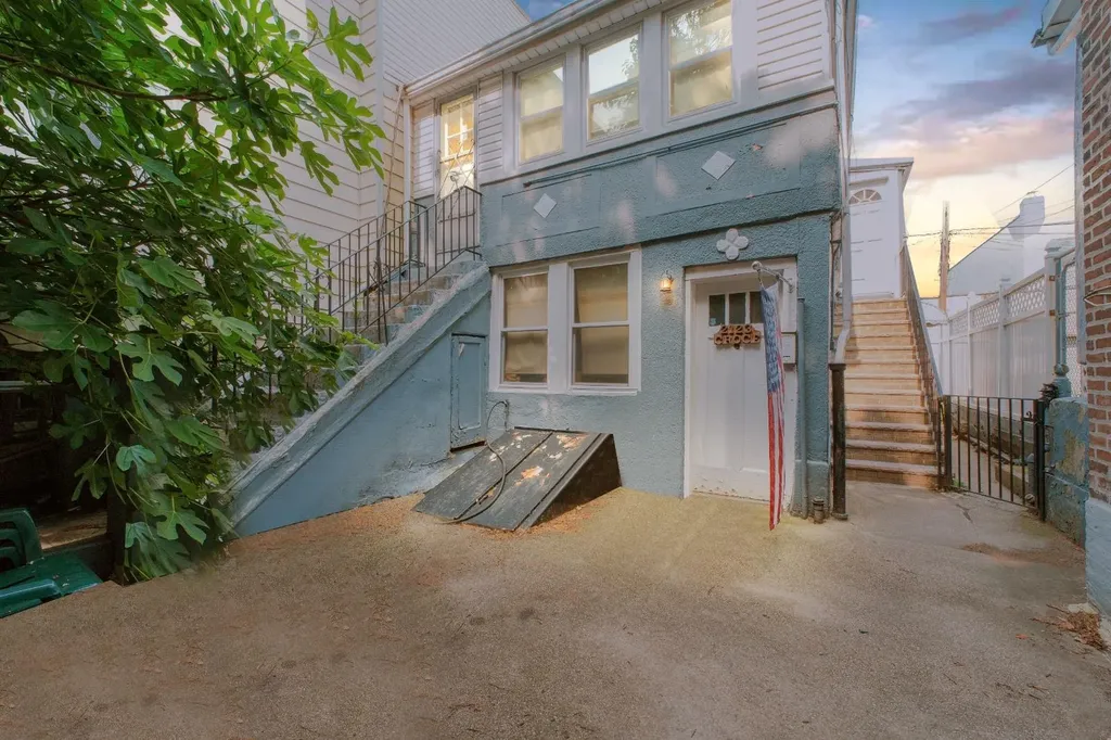 2123 W 9th Street Brooklyn NY 11223