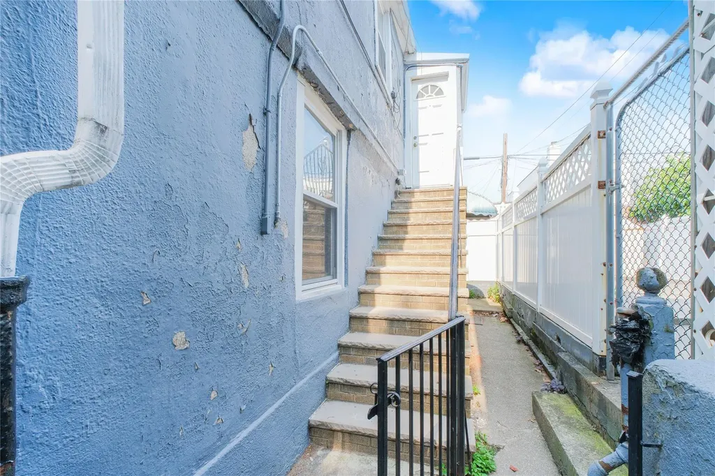 2123 W 9th Street Brooklyn NY 11223