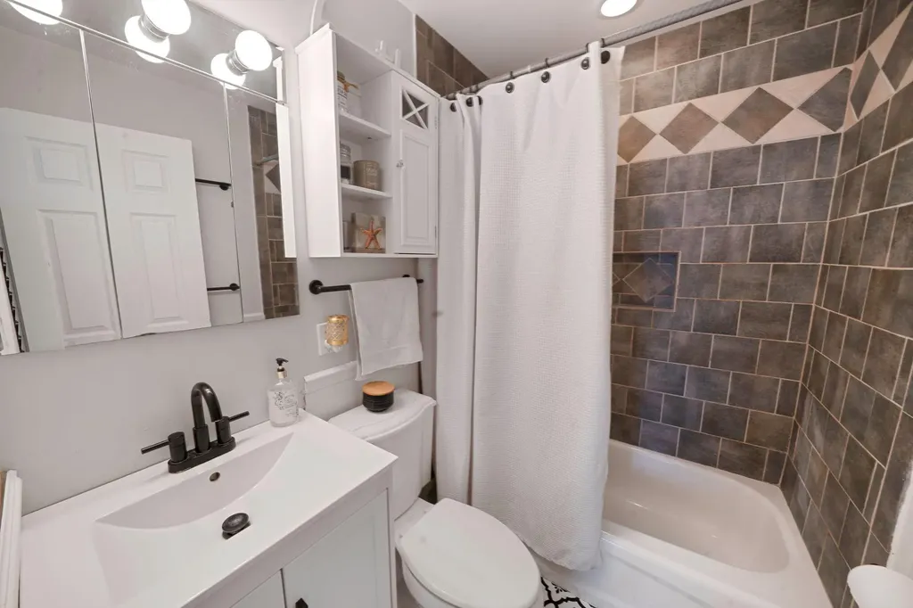 22 Howell Street Patchogue NY 11772