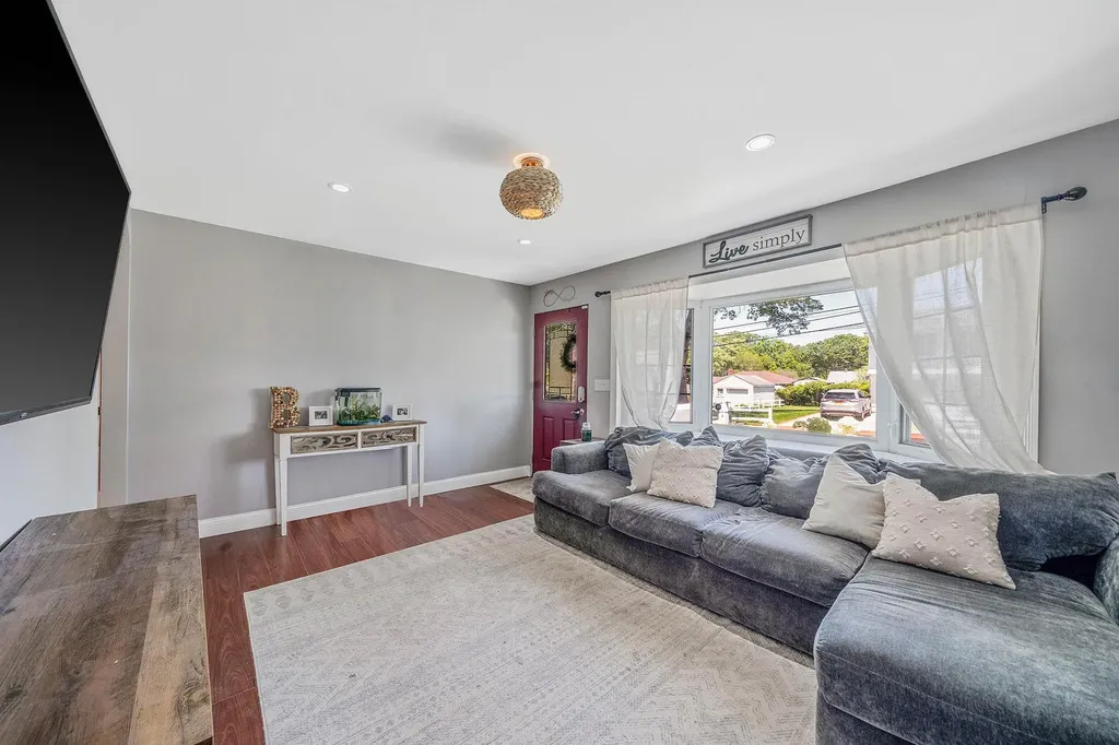 22 Howell Street Patchogue NY 11772