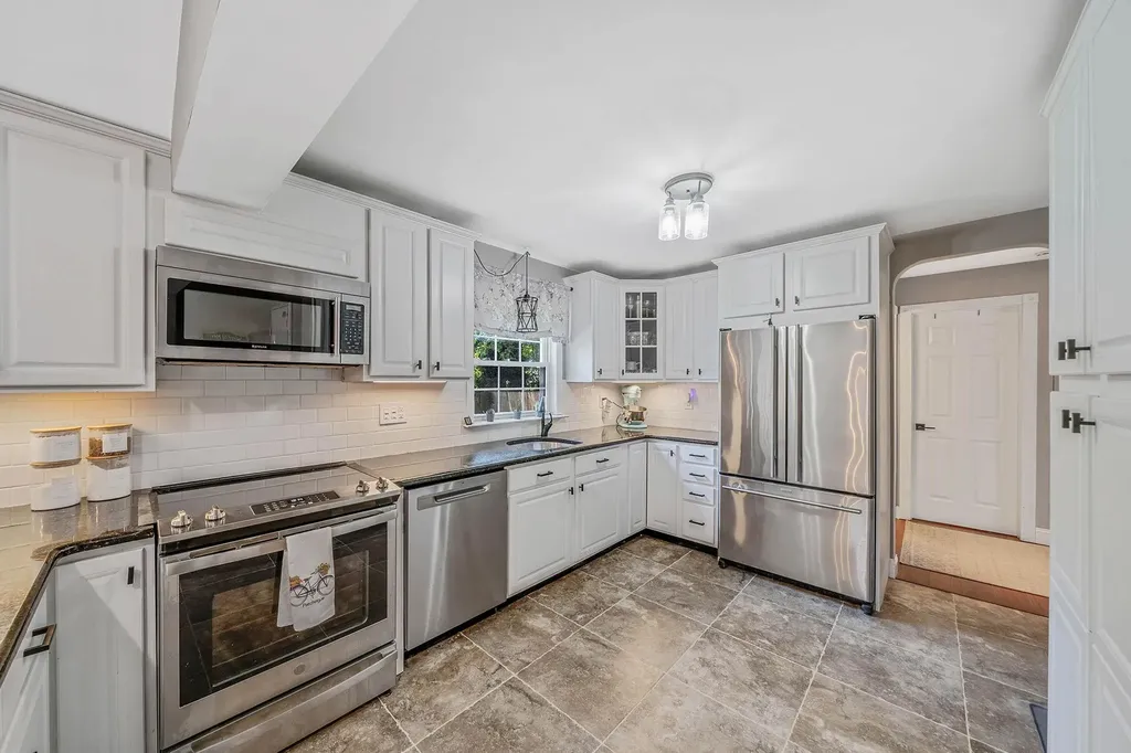 22 Howell Street Patchogue NY 11772