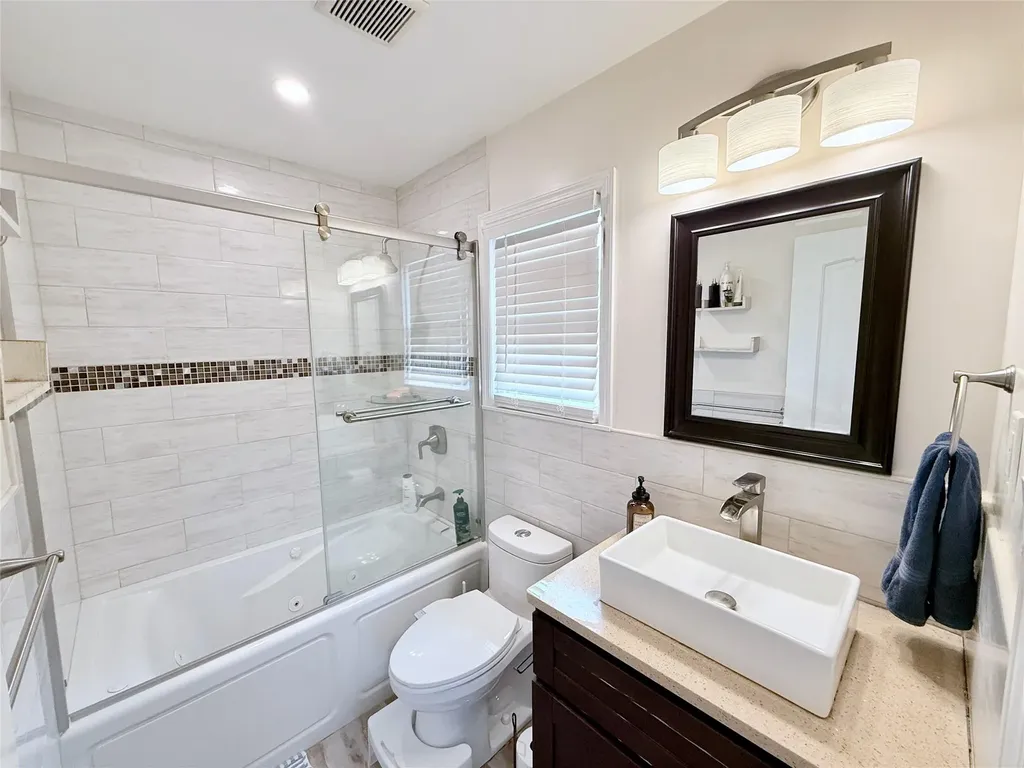 467 Scranton Avenue Lynbrook NY 11563