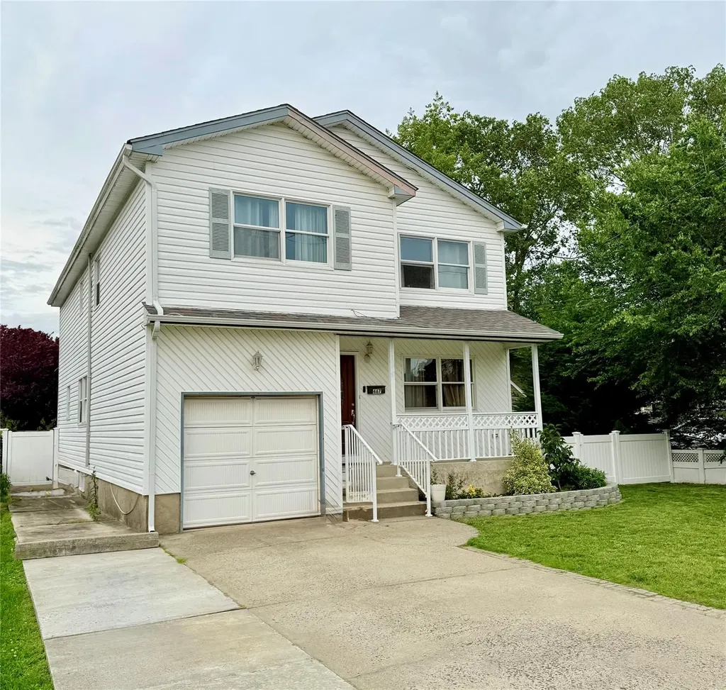 467 Scranton Avenue Lynbrook NY 11563
