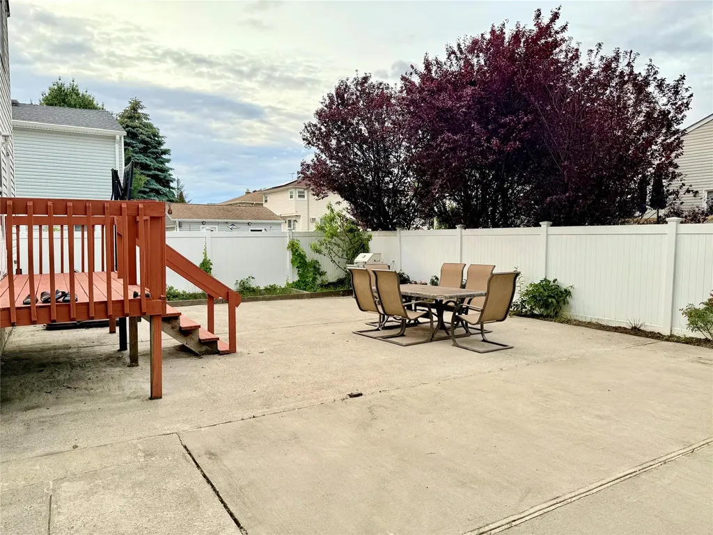 467 Scranton Avenue Lynbrook NY 11563