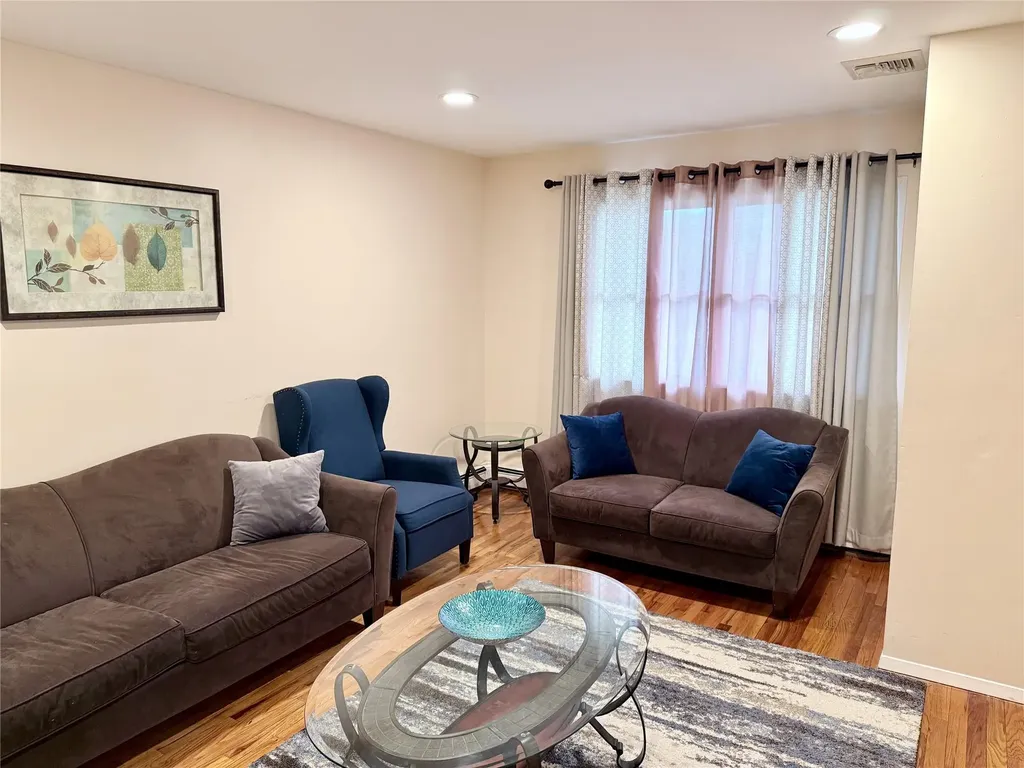 467 Scranton Avenue Lynbrook NY 11563