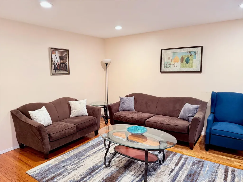467 Scranton Avenue Lynbrook NY 11563