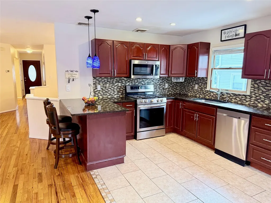467 Scranton Avenue Lynbrook NY 11563