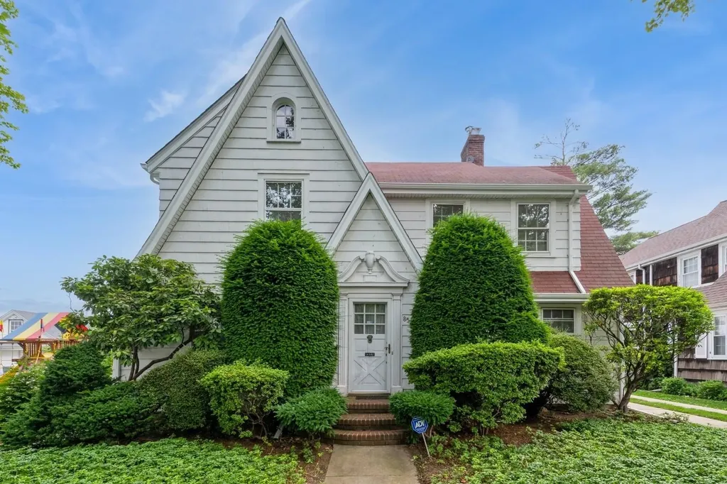 85 Huron Road Bellerose Village NY 11001