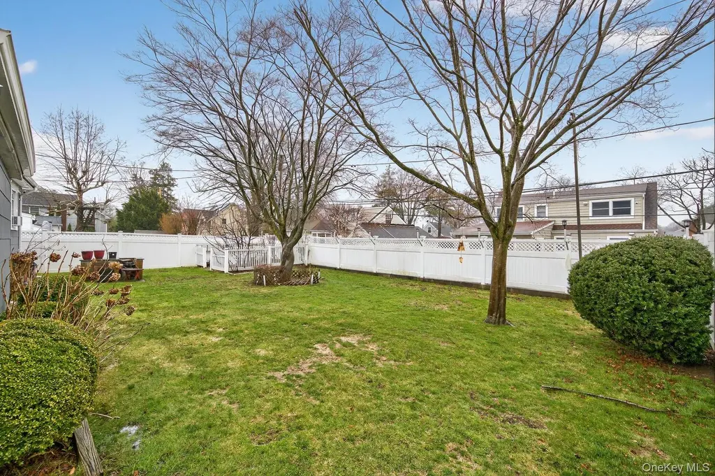 53 Dosoris Lane Glen Cove NY 11542
