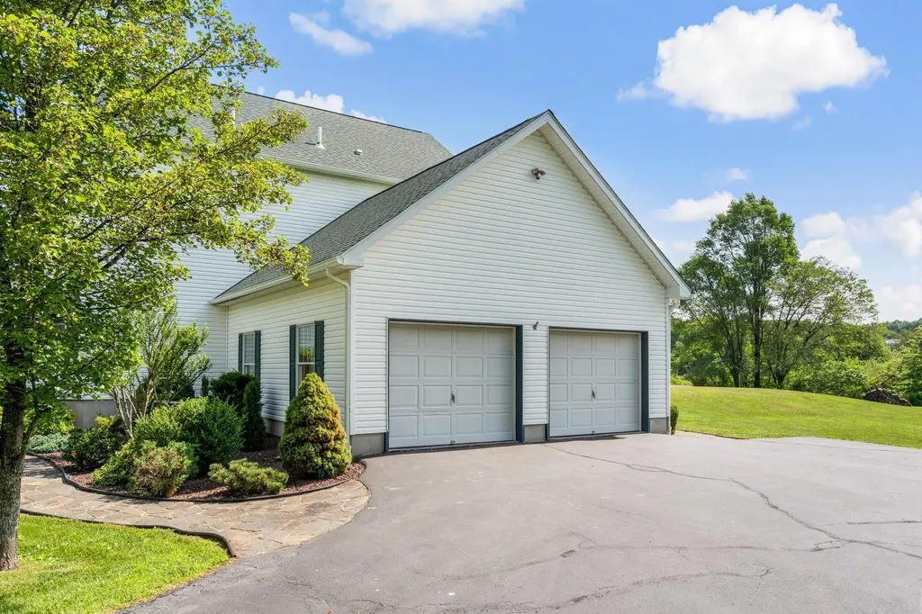 36 Millbrook Road Wallkill NY 12589