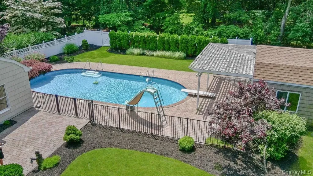 15 Stillwood Road Brookhaven NY 11719