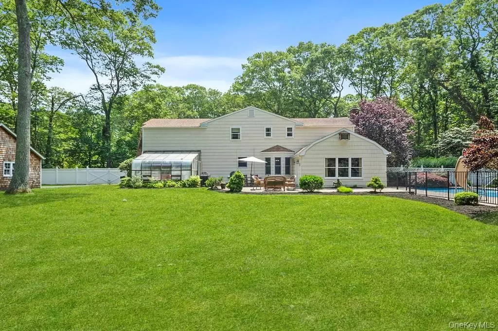15 Stillwood Road Brookhaven NY 11719