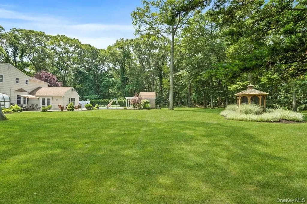 15 Stillwood Road Brookhaven NY 11719