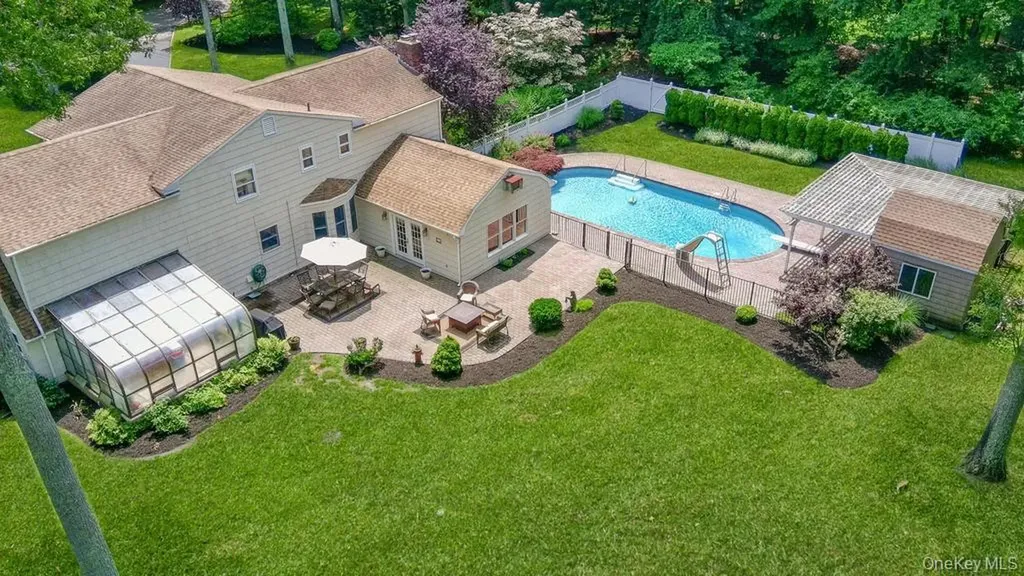 15 Stillwood Road Brookhaven NY 11719