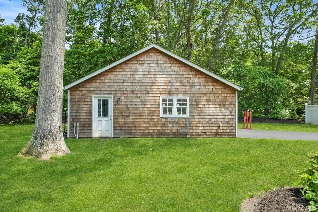 15 Stillwood Road Brookhaven NY 11719