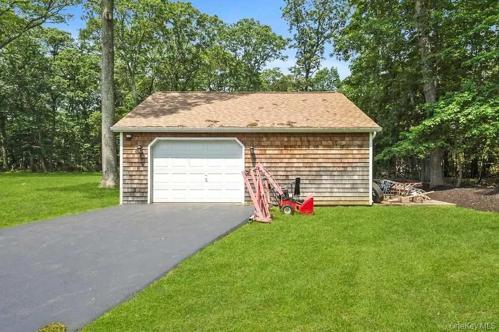 15 Stillwood Road Brookhaven NY 11719